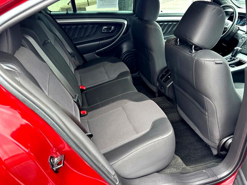 2018 Ford Taurus SEL Image 11 of 32