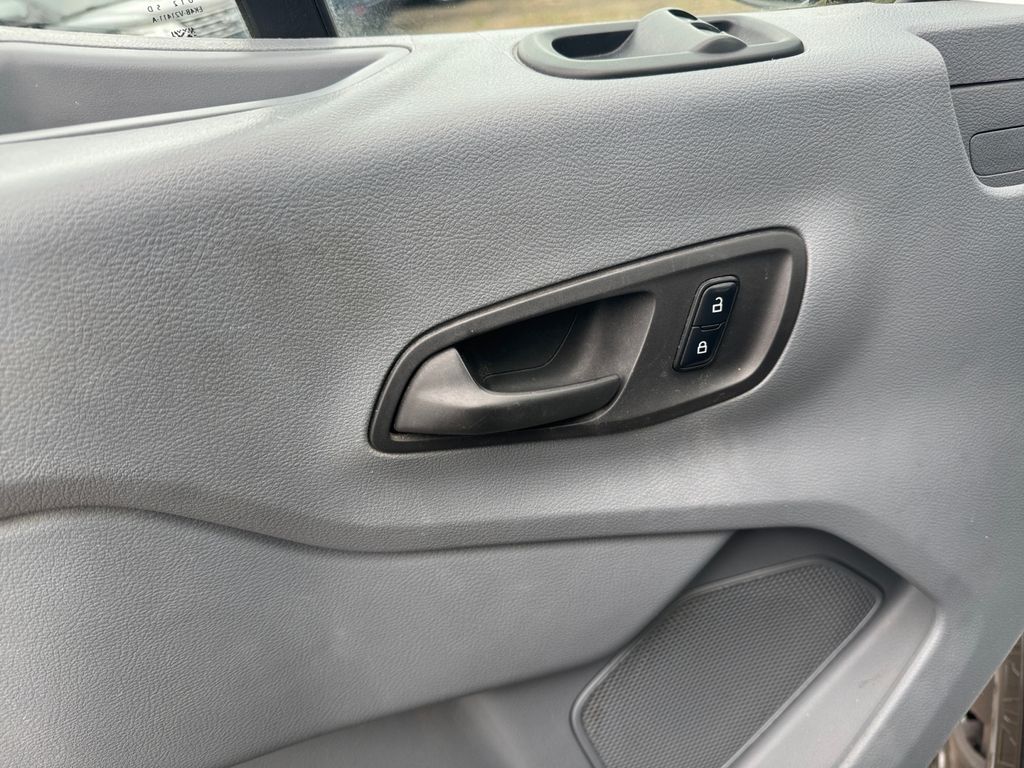 2018 Ford Transit Base Image 18 of 19