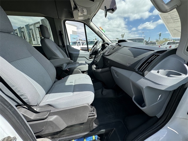 Vehicle image 11 of 32