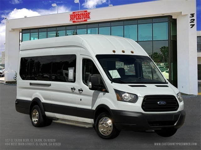 Vehicle image 3 of 32