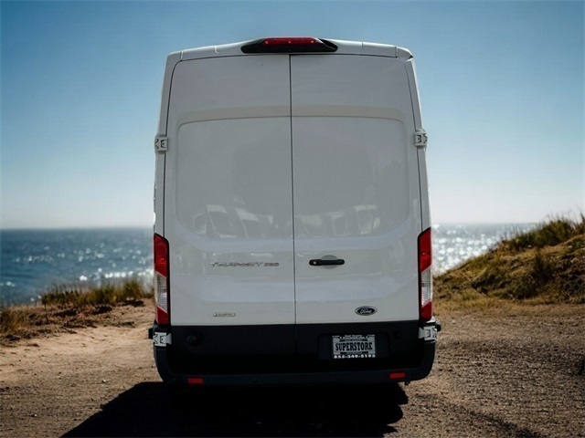 Vehicle image 6 of 32