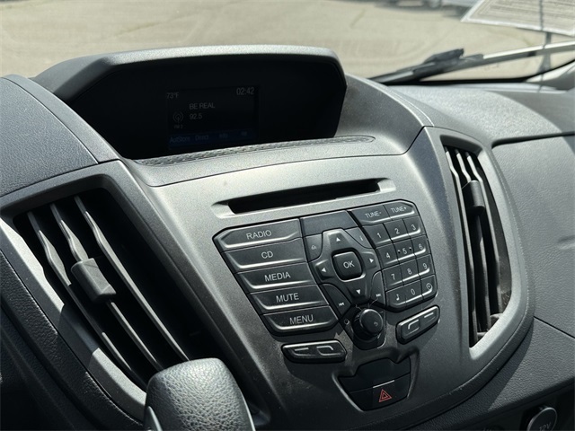 Vehicle image 28 of 32