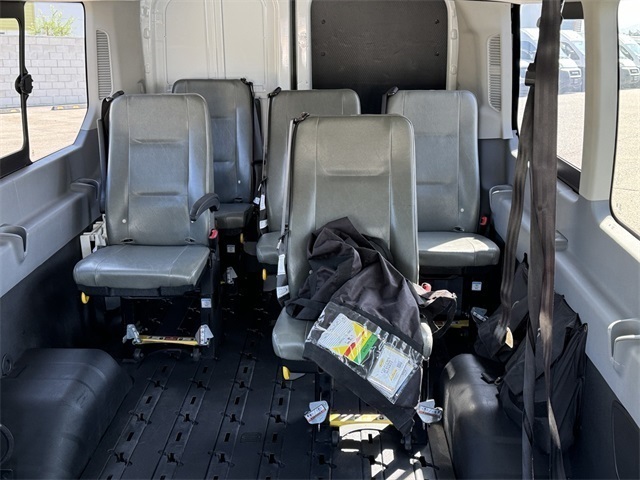 Vehicle image 12 of 32