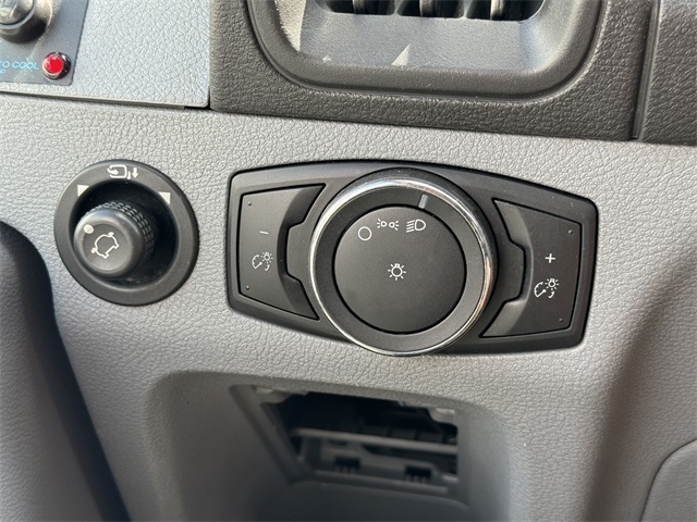 Vehicle image 20 of 32