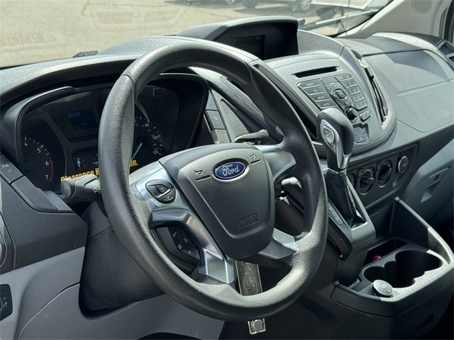 Vehicle image 13 of 32