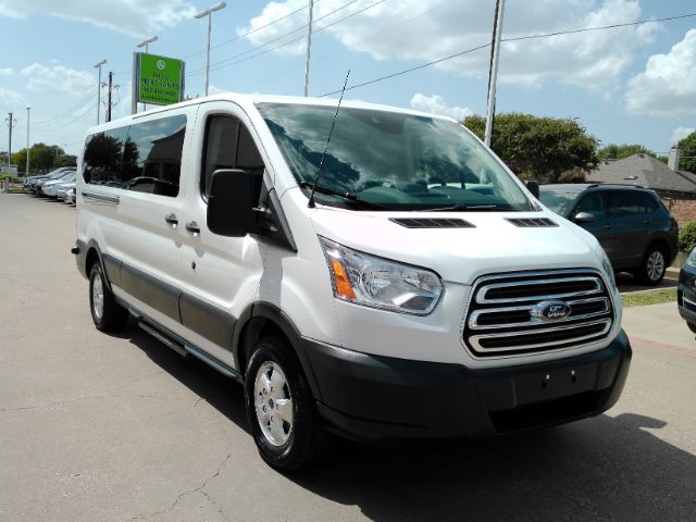 2018 Ford Transit XLT Image 3 of 39