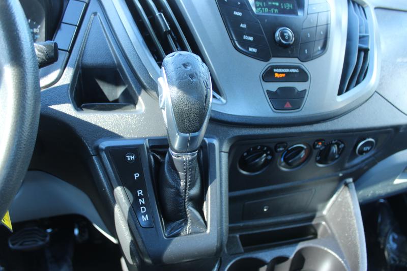 Vehicle image 18 of 22