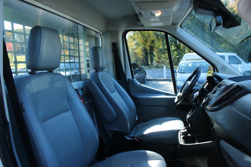 Vehicle image 12 of 22