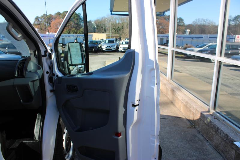 Vehicle image 20 of 26