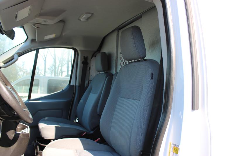 Vehicle image 13 of 26