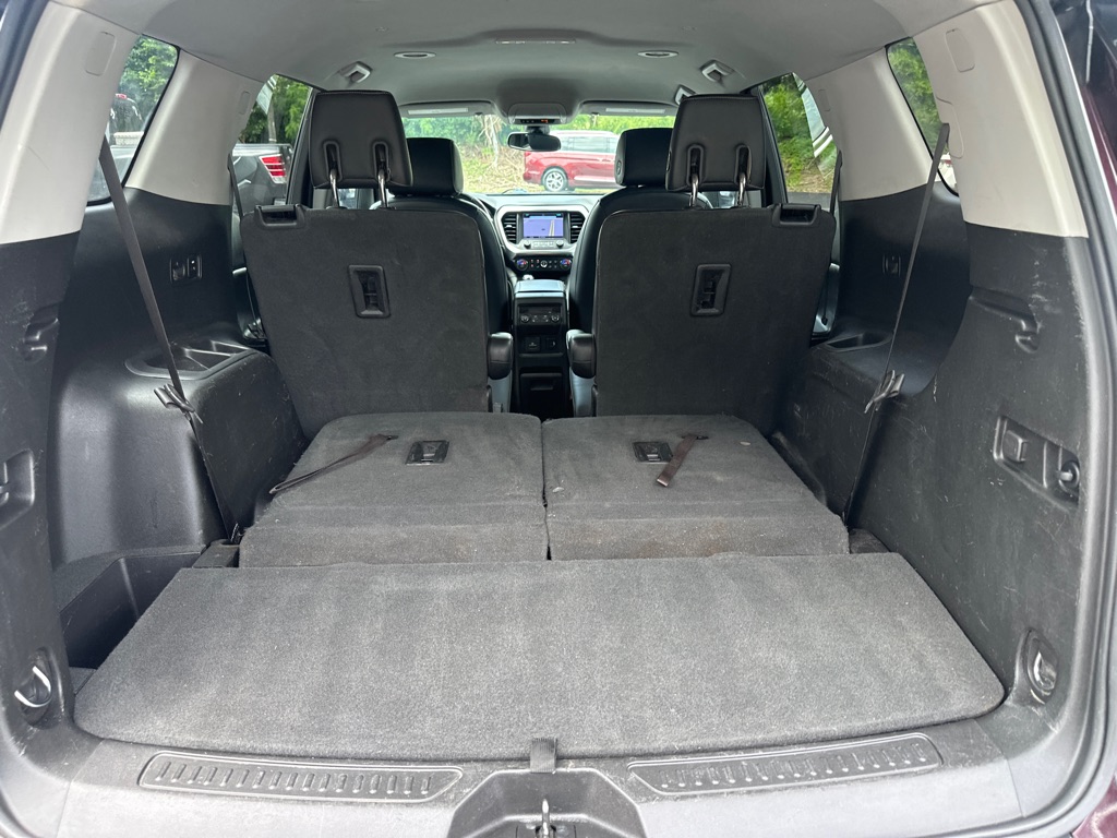 Vehicle image 13 of 46
