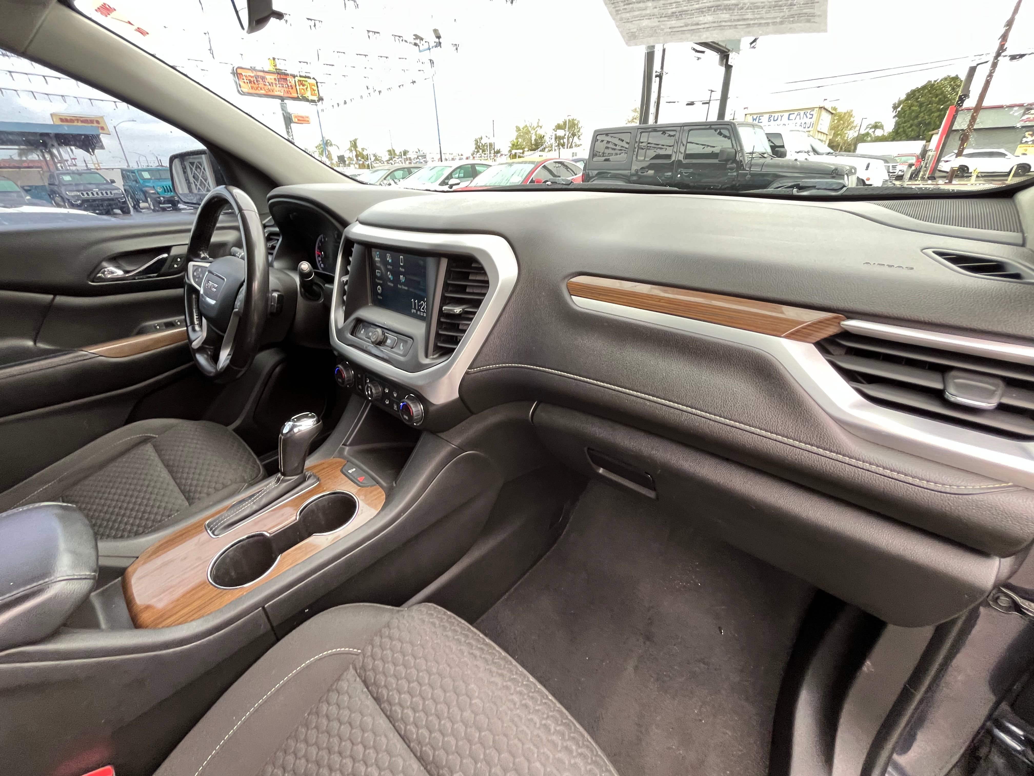 Vehicle image 52 of 66