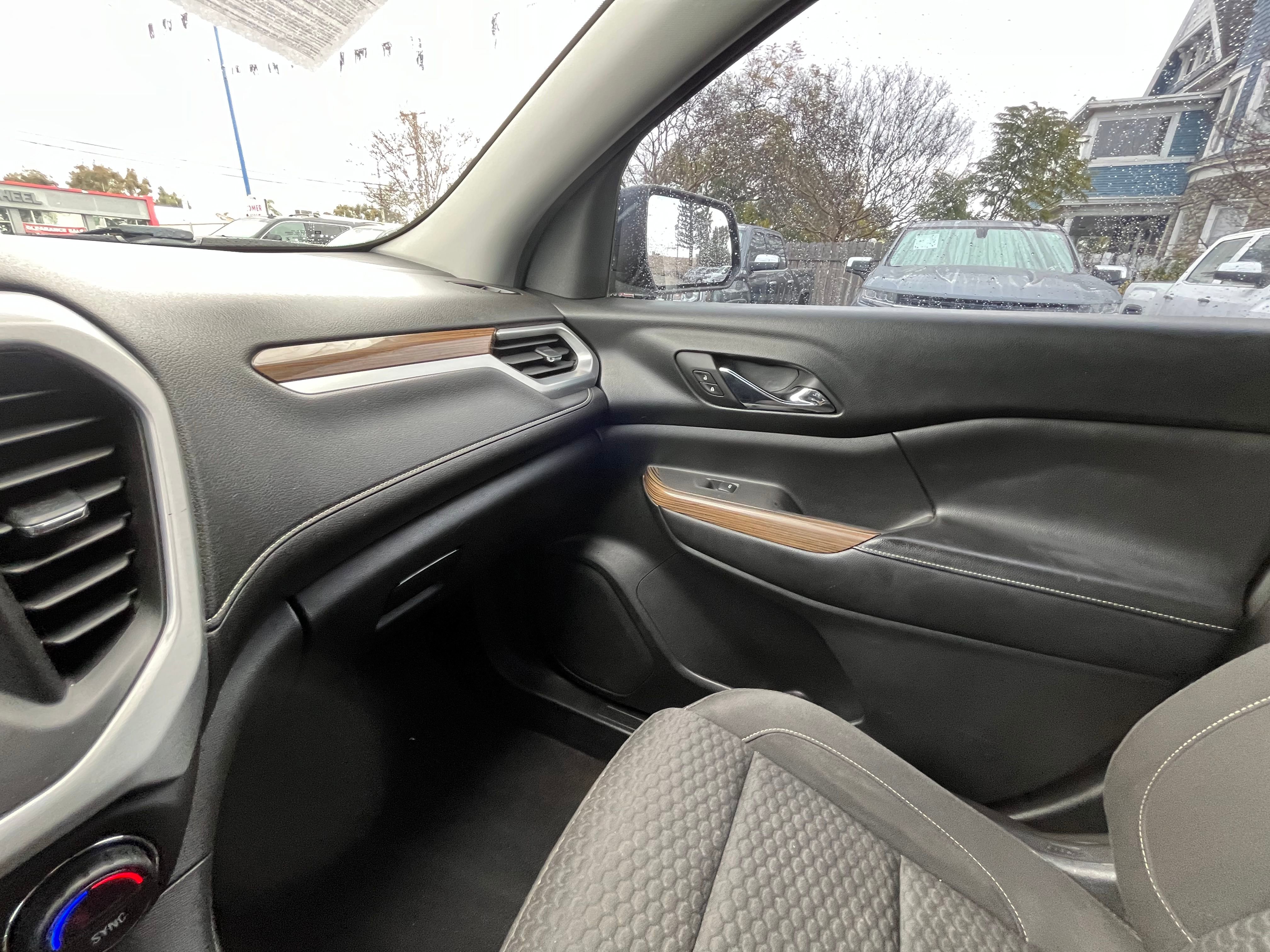 Vehicle image 47 of 66