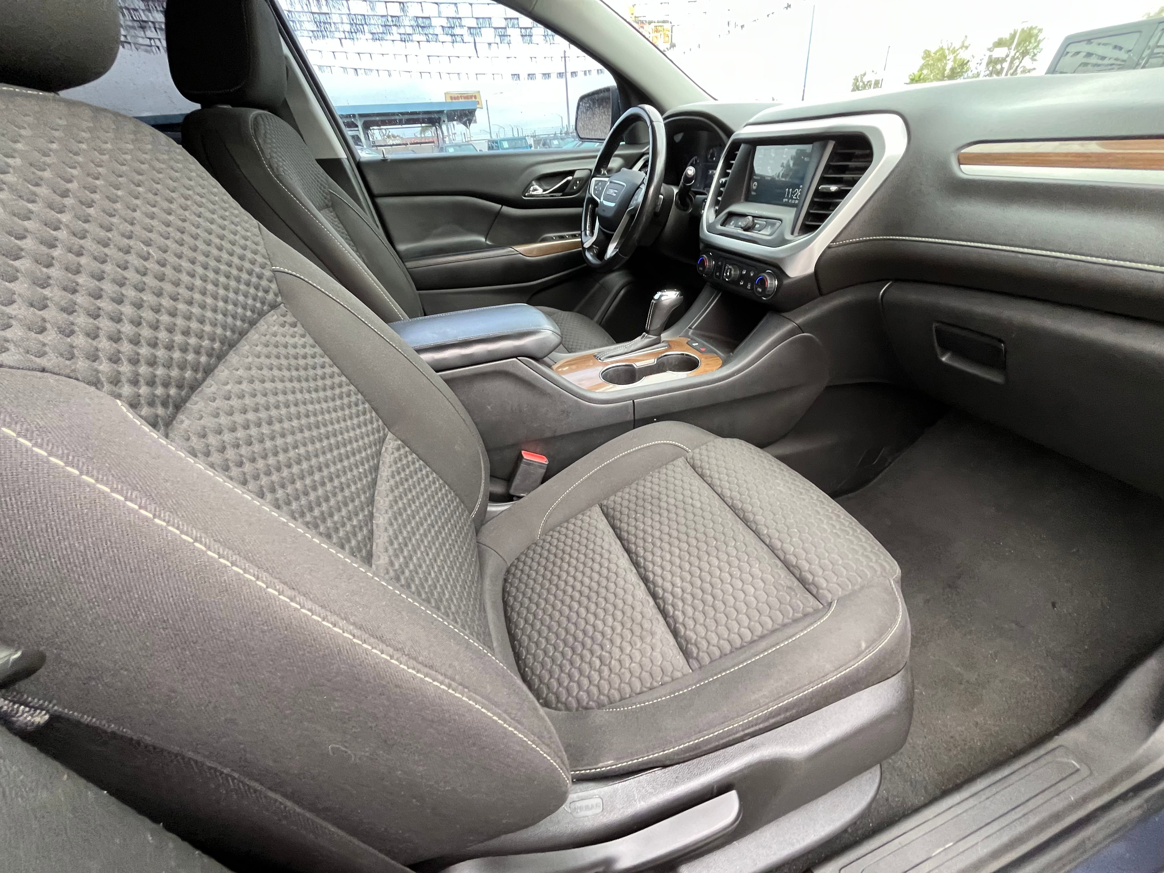 Vehicle image 51 of 66