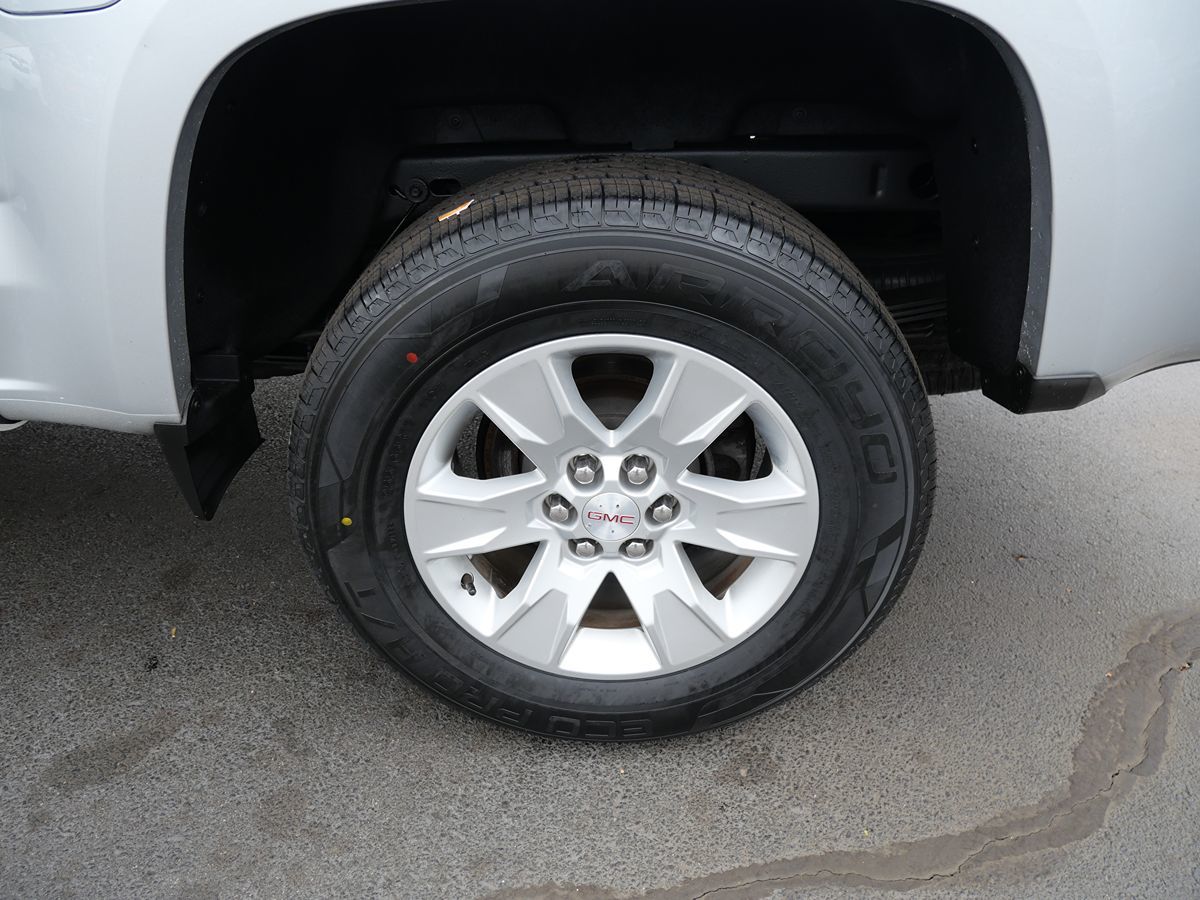 Vehicle image 33 of 35