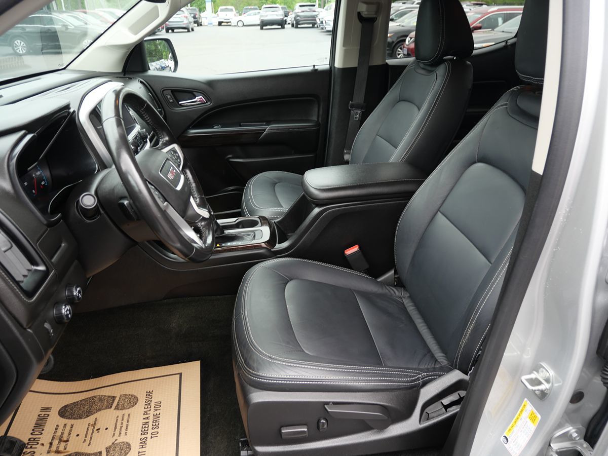 Vehicle image 14 of 35