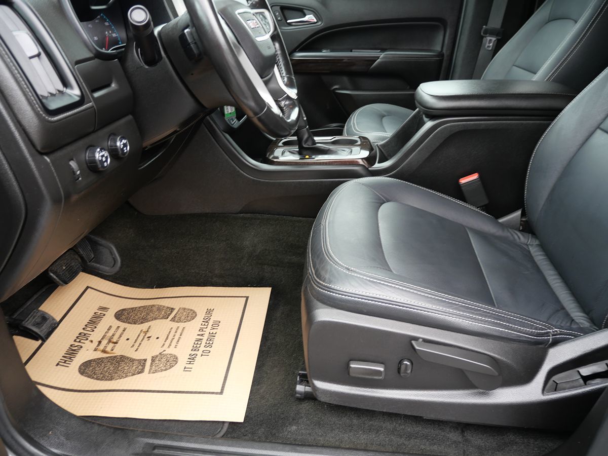 Vehicle image 13 of 35