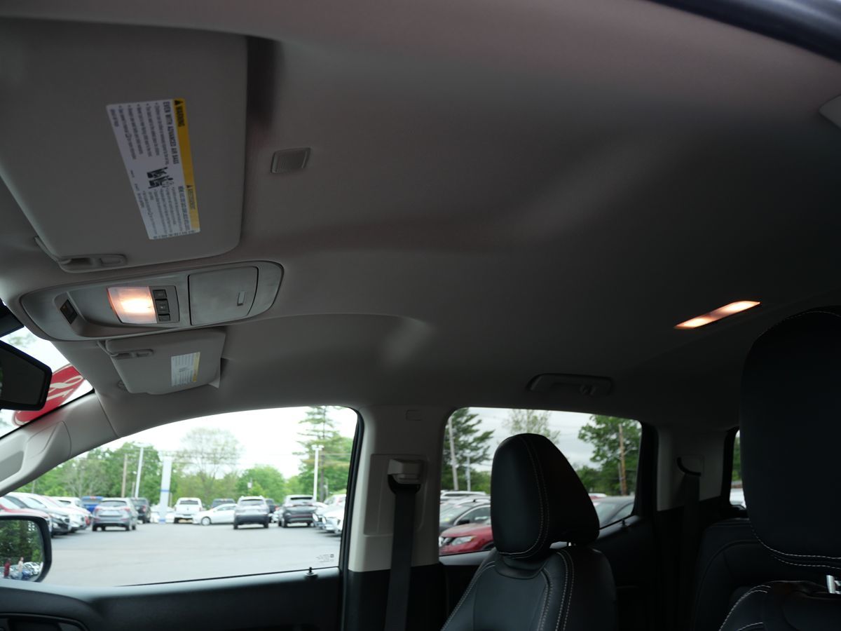 Vehicle image 19 of 35