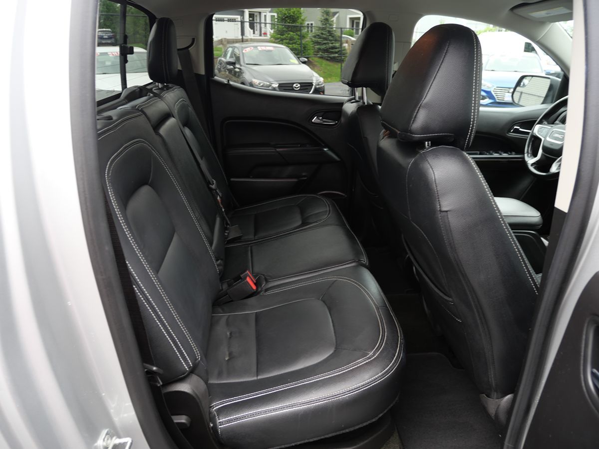 Vehicle image 27 of 35