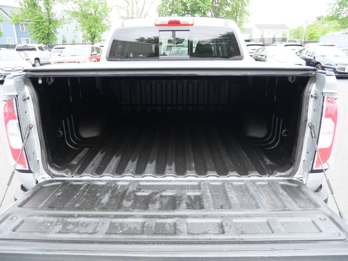 Vehicle image 31 of 35