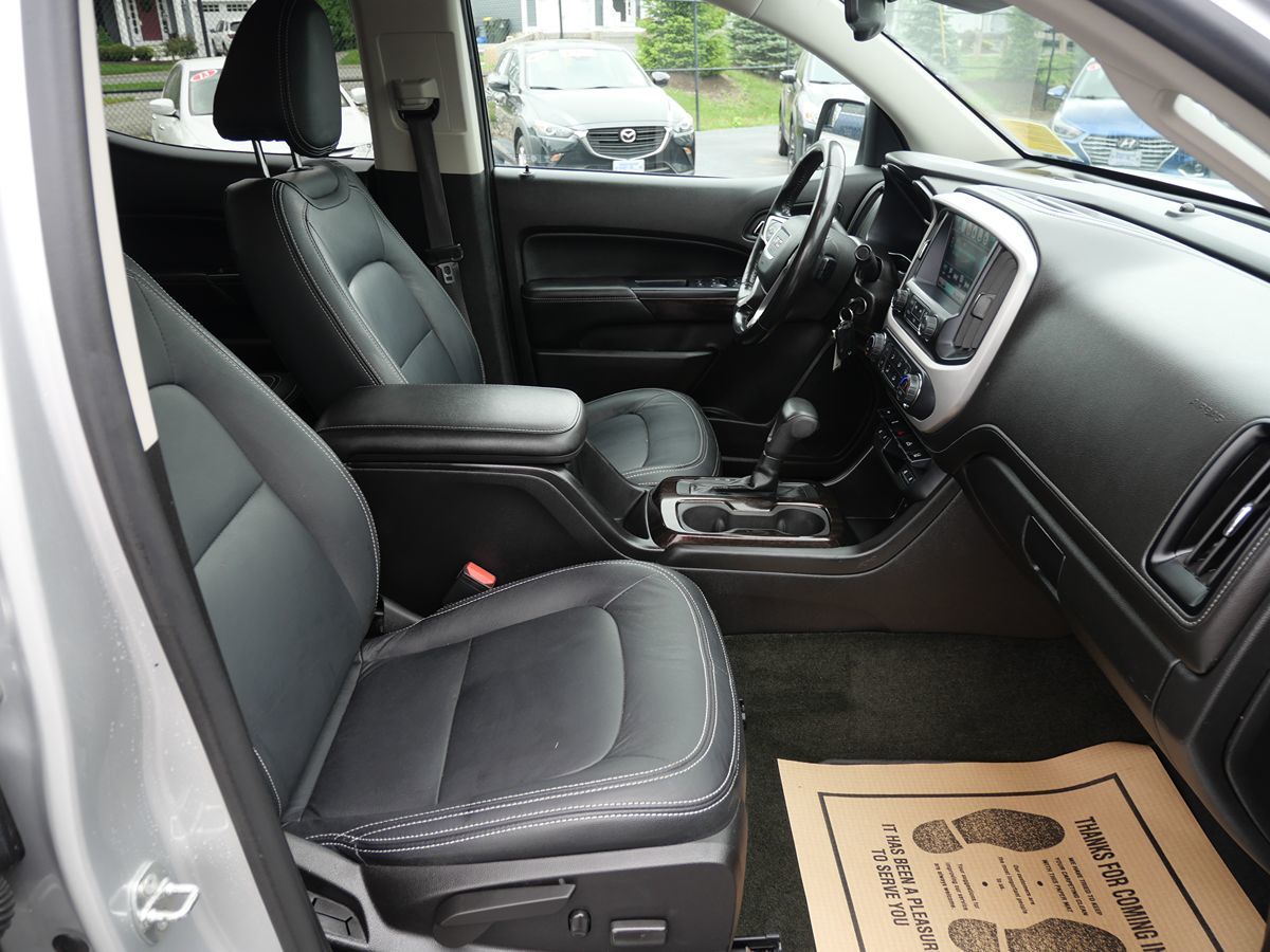 Vehicle image 22 of 35