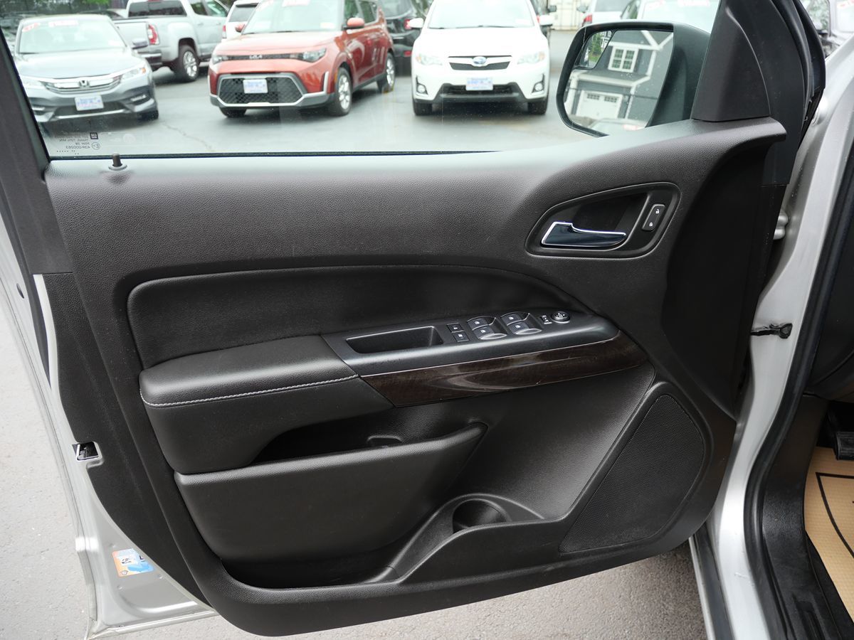 Vehicle image 11 of 35