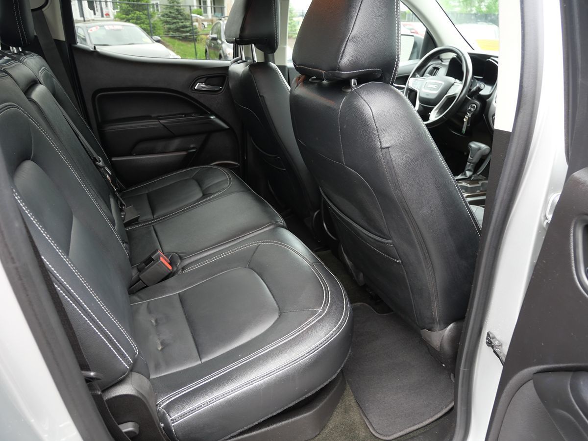 Vehicle image 26 of 35