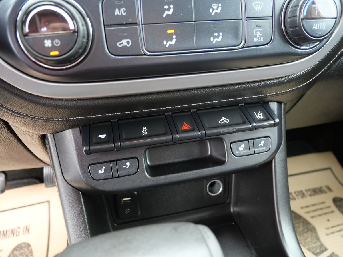 Vehicle image 18 of 35