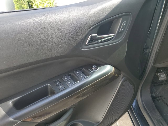 Vehicle image 22 of 28