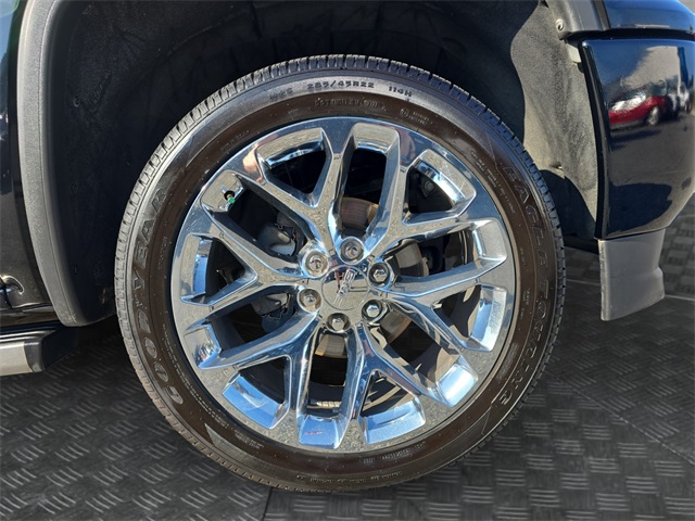 Vehicle image 11 of 35