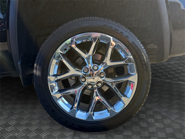 Vehicle image 14 of 35