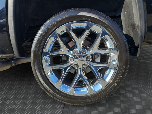 Vehicle image 12 of 35