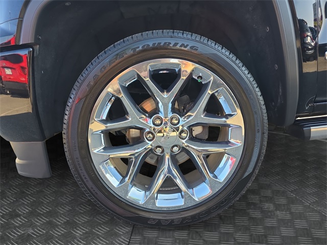 Vehicle image 13 of 35