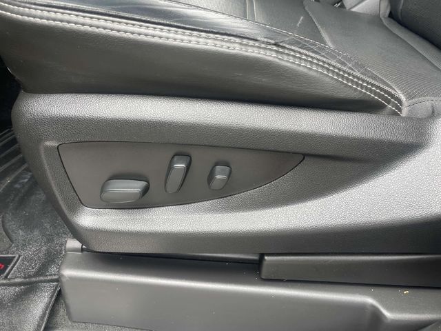 Vehicle image 22 of 45