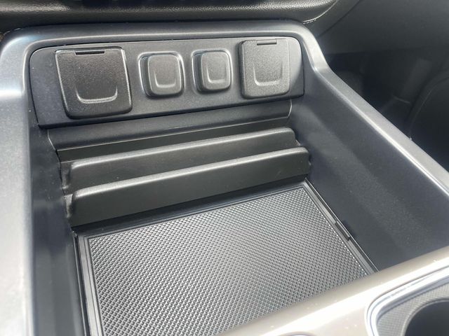 Vehicle image 30 of 45