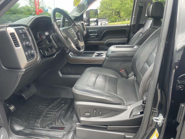 Vehicle image 21 of 45