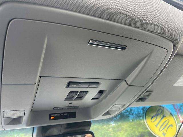 Vehicle image 31 of 45