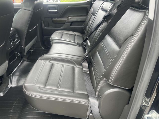 Vehicle image 18 of 45