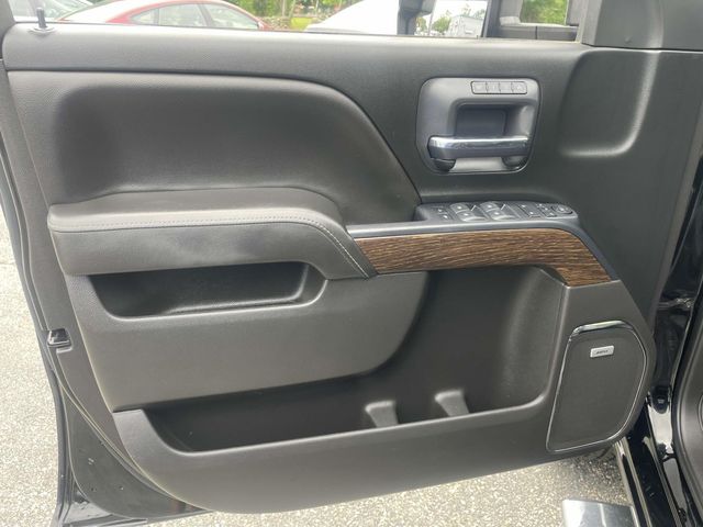 Vehicle image 20 of 45