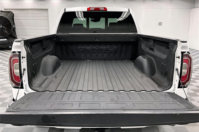 2018 GMC Sierra 1500 Denali Image 8 of 38