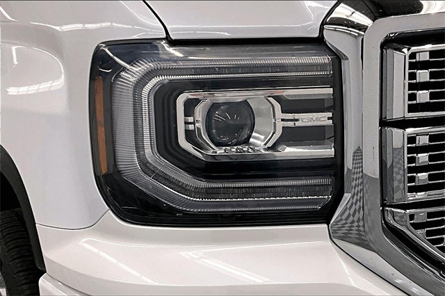 2018 GMC Sierra 1500 Denali Image 29 of 38