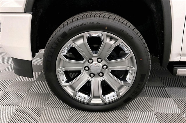 2018 GMC Sierra 1500 Denali Image 7 of 38