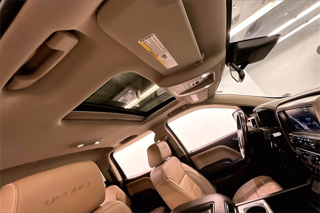 2018 GMC Sierra 1500 Denali Image 17 of 38