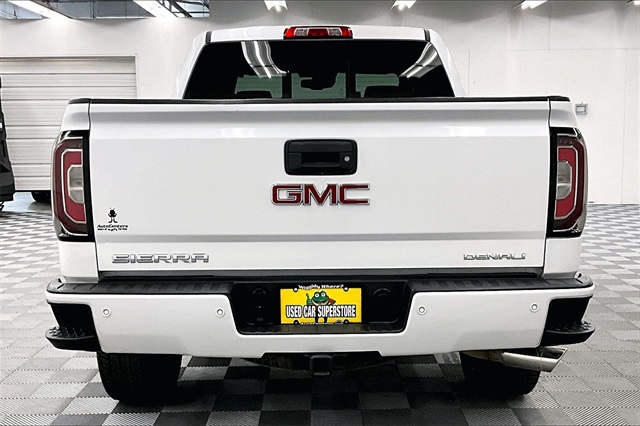 2018 GMC Sierra 1500 Denali Image 5 of 38