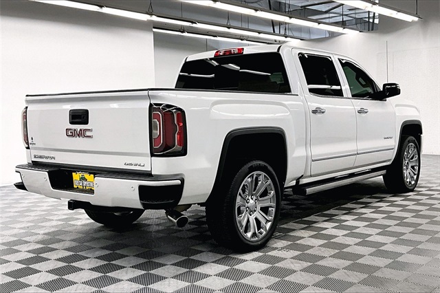2018 GMC Sierra 1500 Denali Image 4 of 38