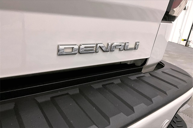 2018 GMC Sierra 1500 Denali Image 9 of 38