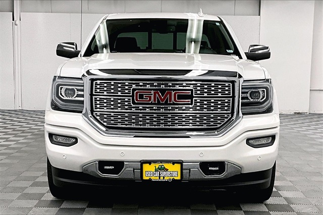 2018 GMC Sierra 1500 Denali Image 2 of 38