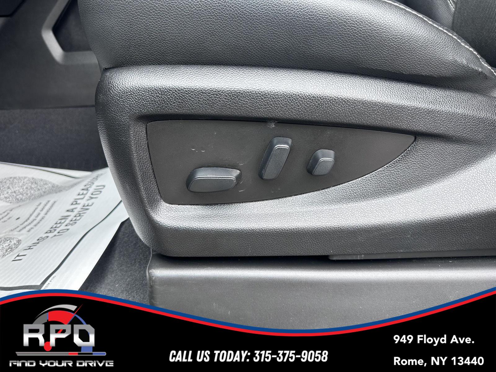 Vehicle image 15 of 33