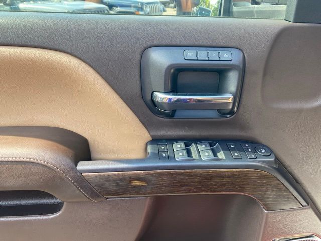 Vehicle image 44 of 46