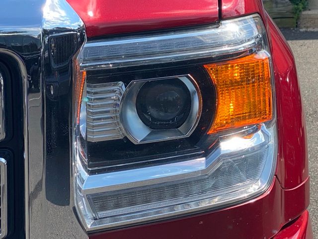 Vehicle image 40 of 46